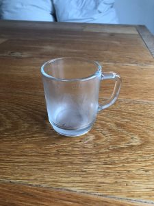 Glasbecher
